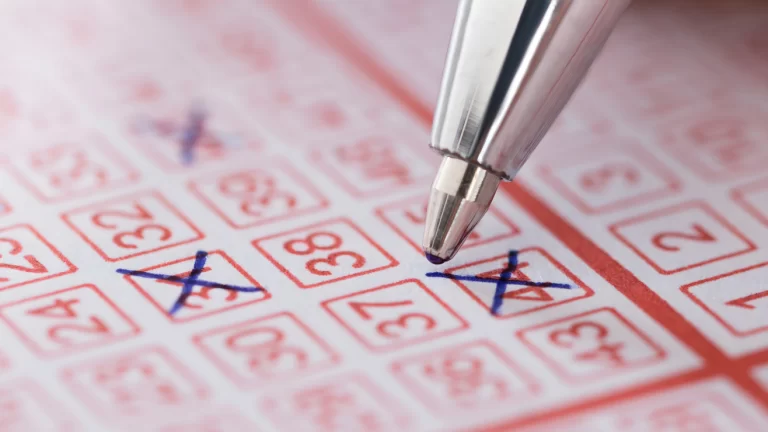 Cómo elegir números para la lotería: estrategia o pura suerte
